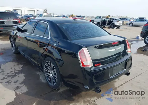 2012 Chrysler 300 S V8 z USA, uszkodzony, nr VIN 2C3CCADT8CH235295